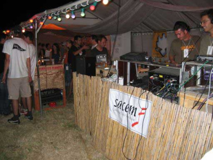 Photo 5 sur 14, Directs radio