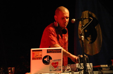 Photo 17 sur 32, DJ Dolores