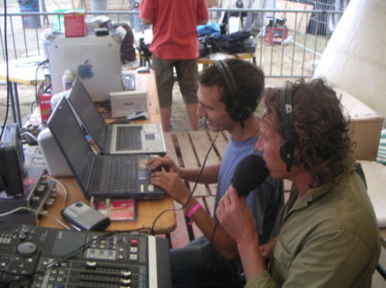 Photo 16 sur 30, Radio, Graphisme, Photos et Internet