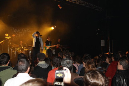 Photo 16 sur 69, HK et les Saltimbanks