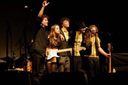 Photo 90 sur 107, Frehel 2011 Nina Attal, Groundation