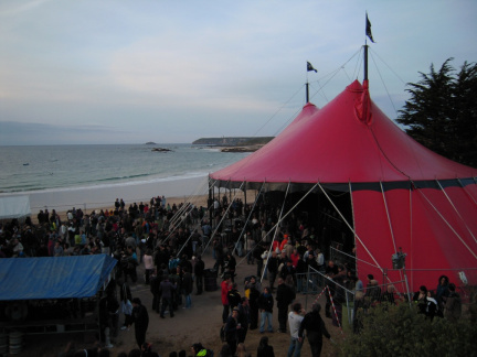 Photo 25 sur 107, Frehel 2011 Nina Attal, Groundation