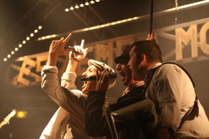 Photo 58 sur 69, HK & Les Saltimbanks le 24 aout 2012
